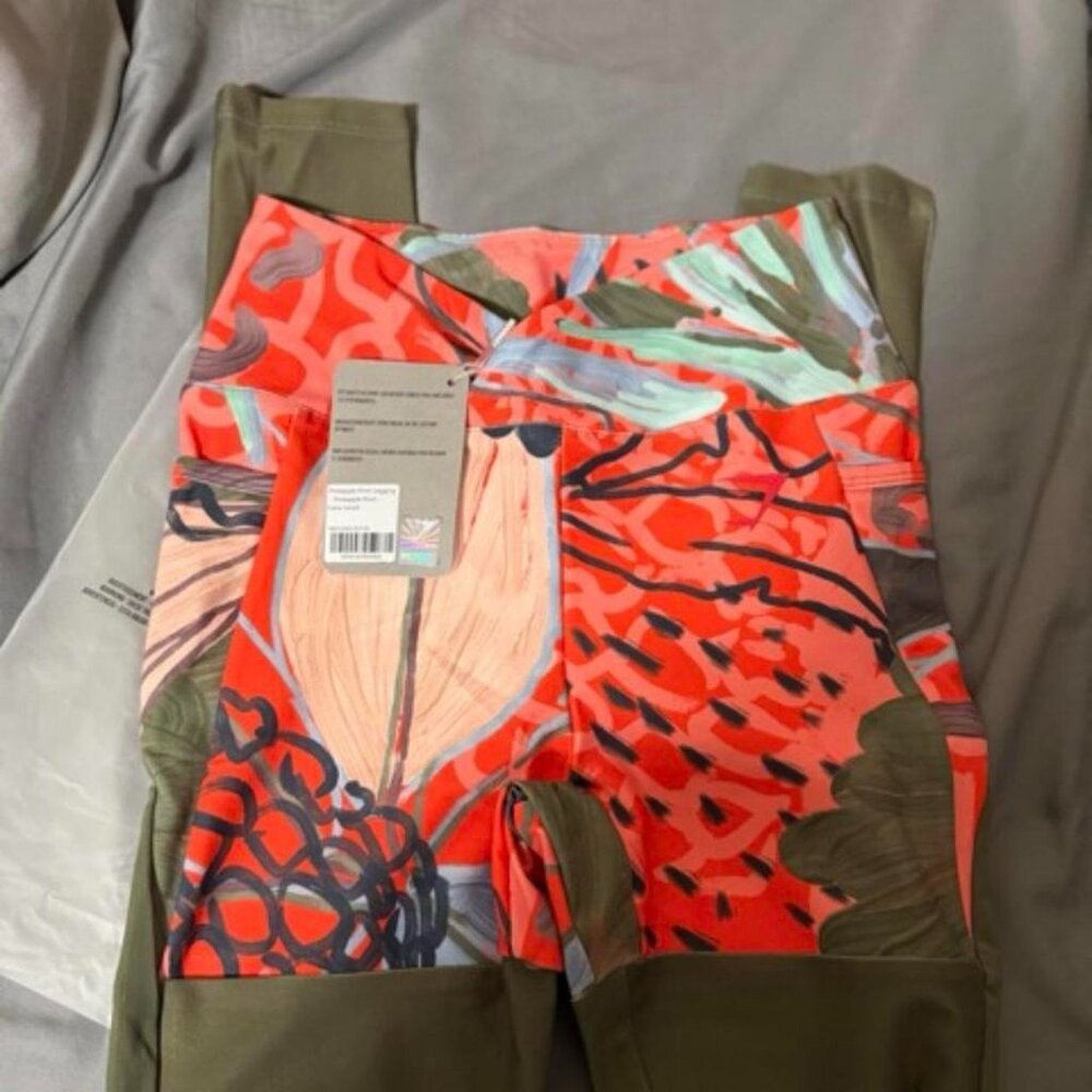 NWT Gymshark x Nikki B Dynamic Workout Leggings Pineapple Print Size XS